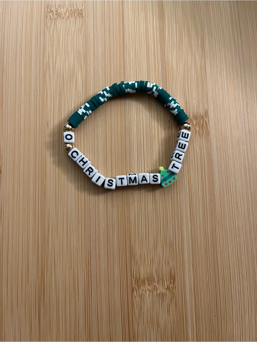 Festive Green 'O Christmas Tree' Beaded Stretch Bracelet